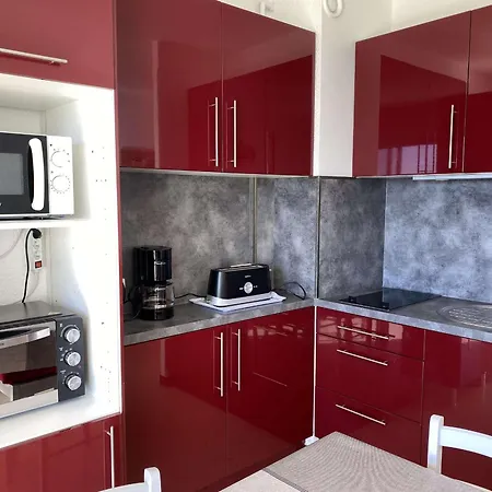 T1 Avec Parking A Balaruc-les-bains, Proche Des Thermes - Fr-1-553-236 *