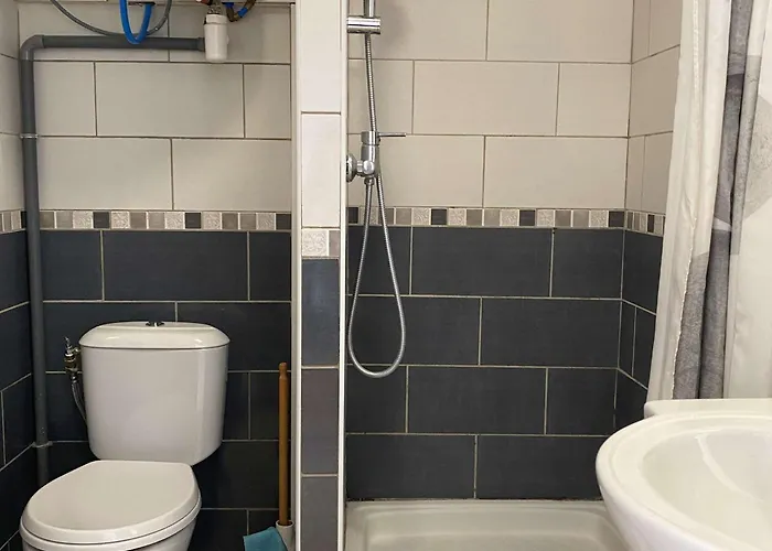 T1 Avec Parking A Balaruc-les-bains, Proche Des Thermes - Fr-1-553-236 Balaruc-les-Bains